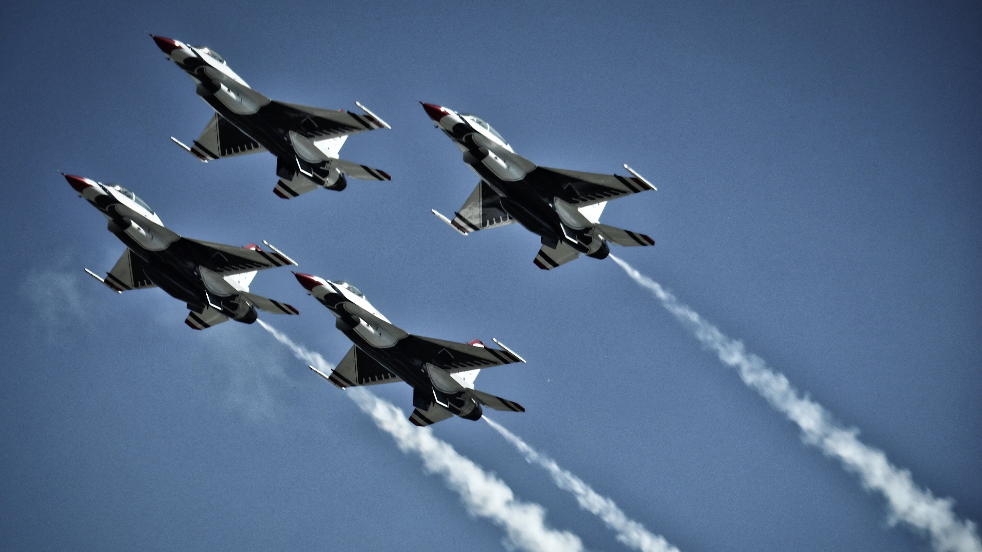 乐鱼体育App下载-苏炳添训练中调试起跑反应节奏，苏炳添的起跑方法